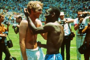 pele-bobby-moore
